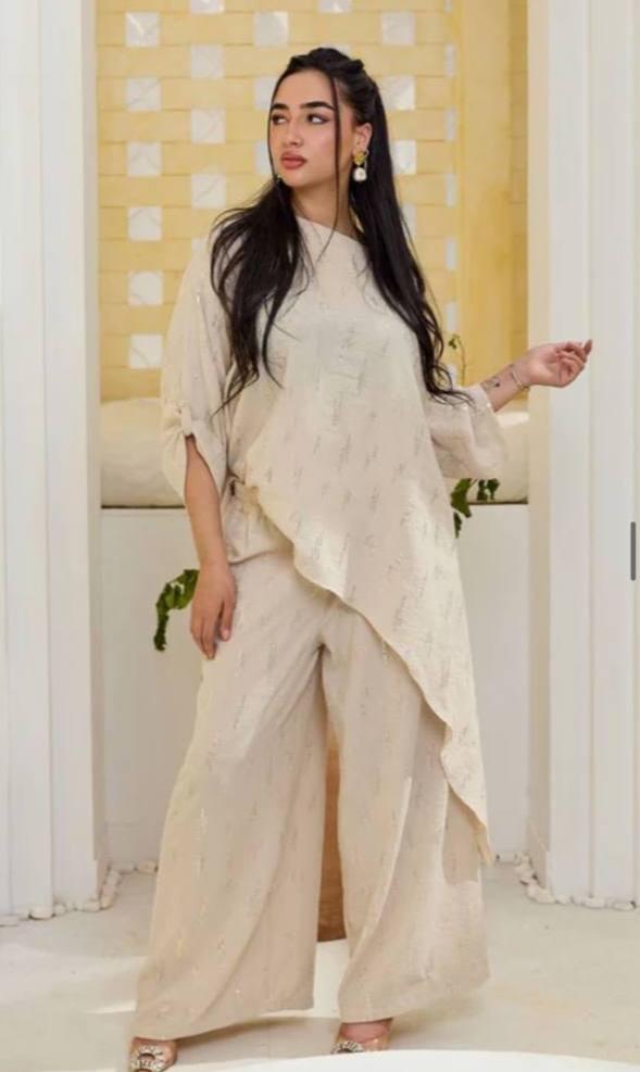 Nova embroidered linen set
